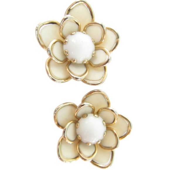 Vintage Jewelry - Vtg 50s White Gold Tone Milk Glass Clip-On Earrings